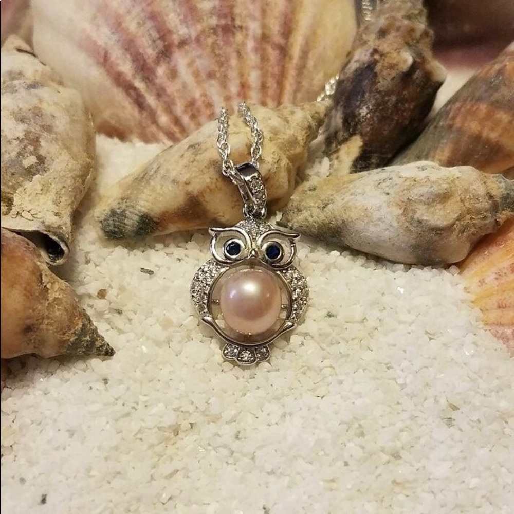 Owl pearl necklace
